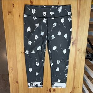 Fabletics Black and White Salar Floral Pattern Crop Workout Leggings